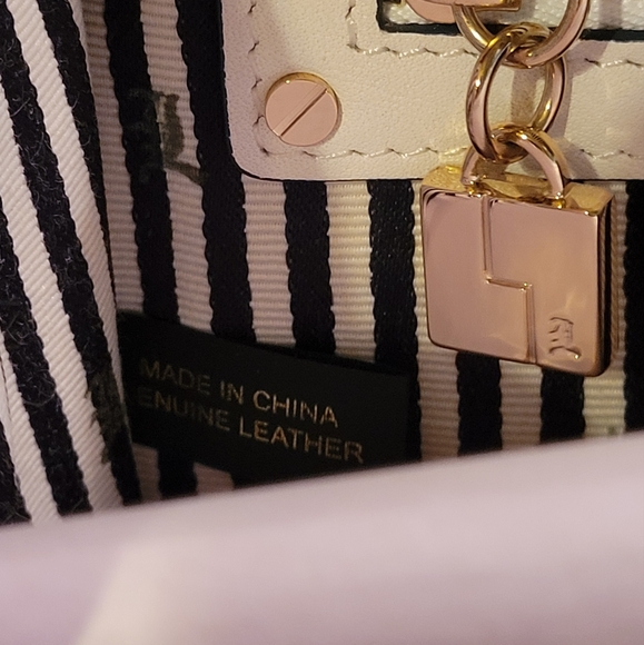 L.A.M.B. by Gwen Stefani Frosted Pearl Clutch Leather Designer Celebrity #44 - Picture 10 of 17